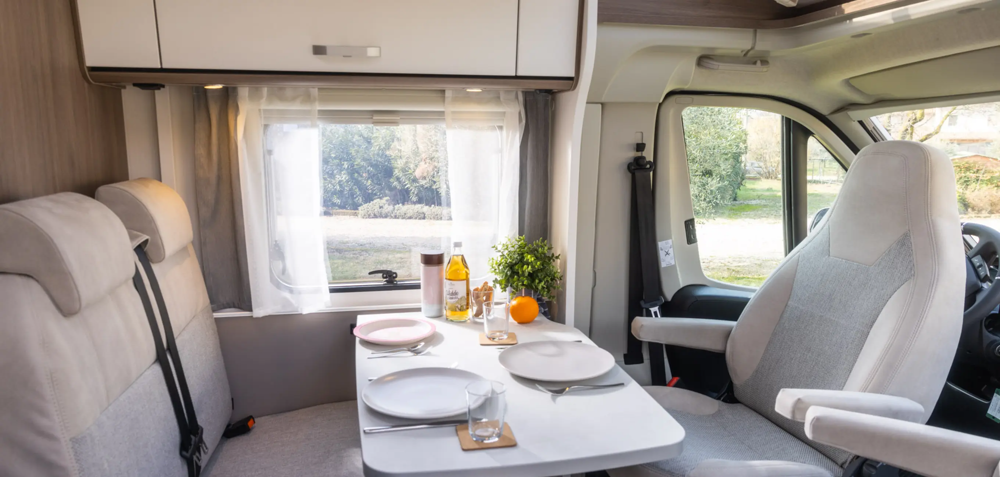 Camper Deluxe 4 posti - Viaggia con stile